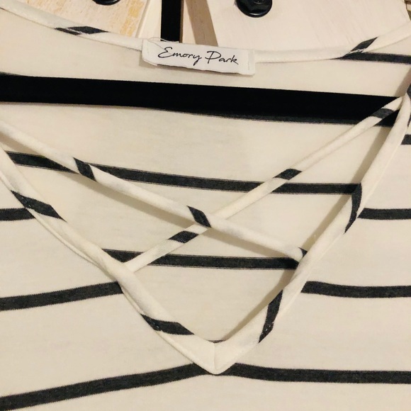 💋 Emory Park Striped Tee 💋 - Picture 2 of 4